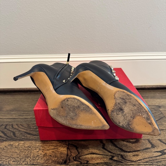 Like New Rockstud 100mm Black Pebble Leather - Picture 4 of 4